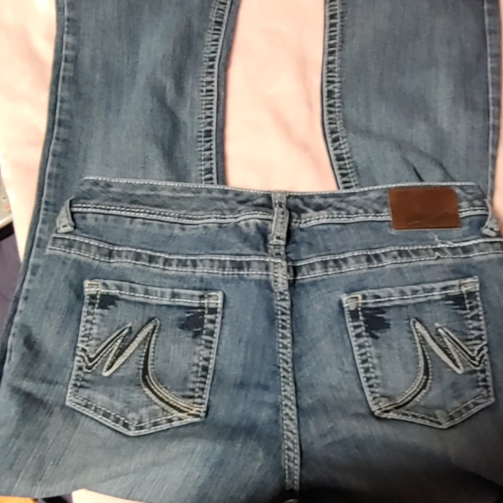 SUPER CUTE MAURICES JEANS